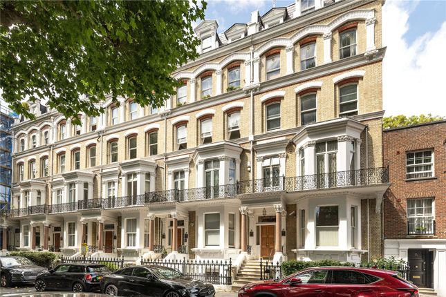 Thumbnail Flat for sale in Vicarage Gate, London