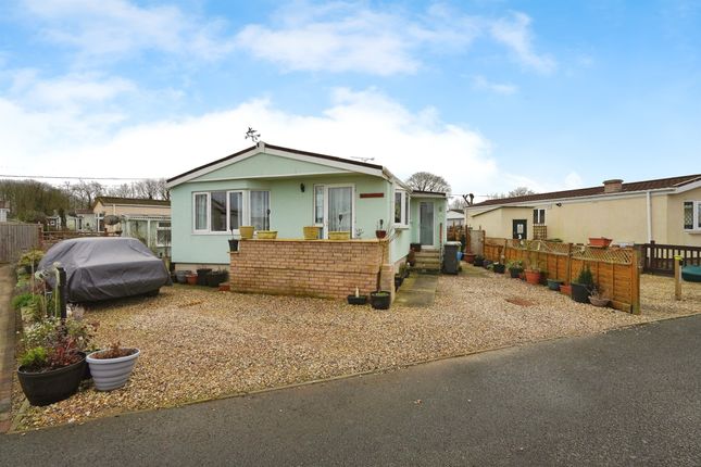 Thumbnail Mobile/park home for sale in Cannons Drive, St. Johns Priory, Lechlade