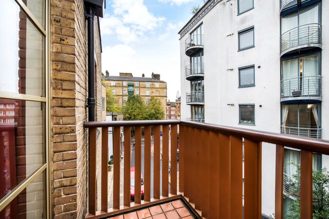 Flat 119,, The Circle, London photo 3