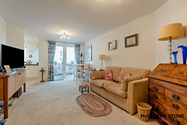 1 Savoy House, South Parade, Southsea photo 3
