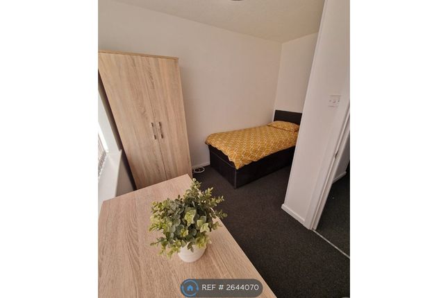 Tarrant Grove, Birmingham photo 2