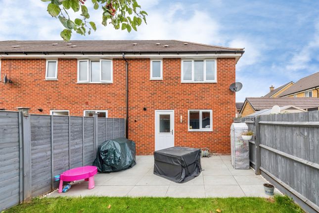 Parker Close, Carterton photo 2