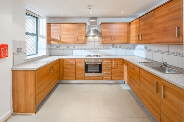 81, fieldgate street, aldgate east photo 4