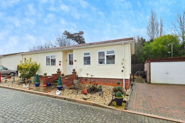 2-bed caravan on 2, Priory Park, Ruskington, £120,000