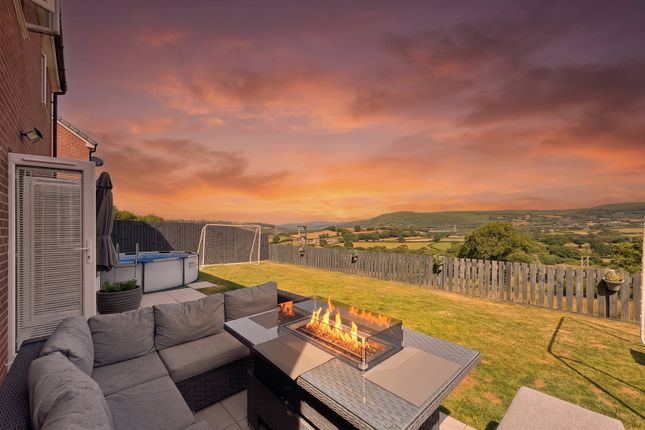 22, Clos Benallt Fawr, Swansea photo 2