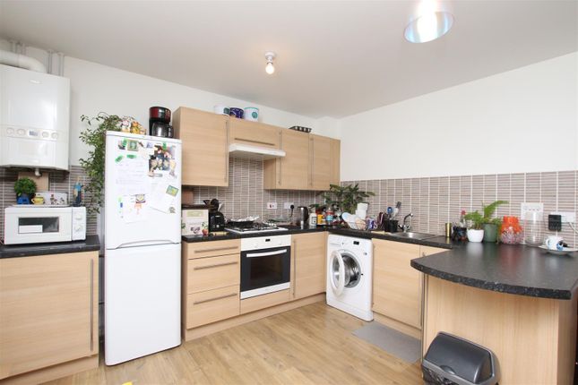 57, Chaucer Grove, Exeter photo 2
