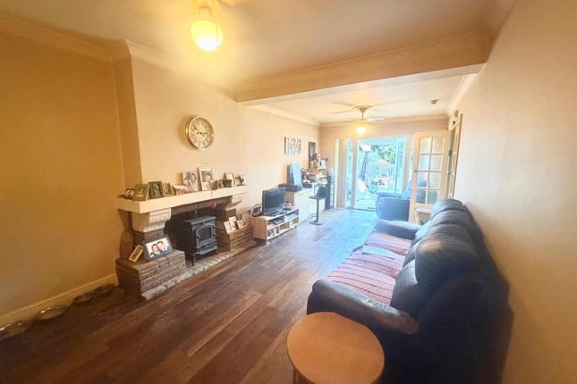149, Honey Lane, Waltham Abbey photo 3