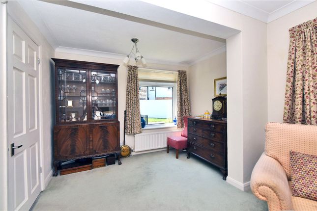 16, Clifton Place, Surrey photo 4