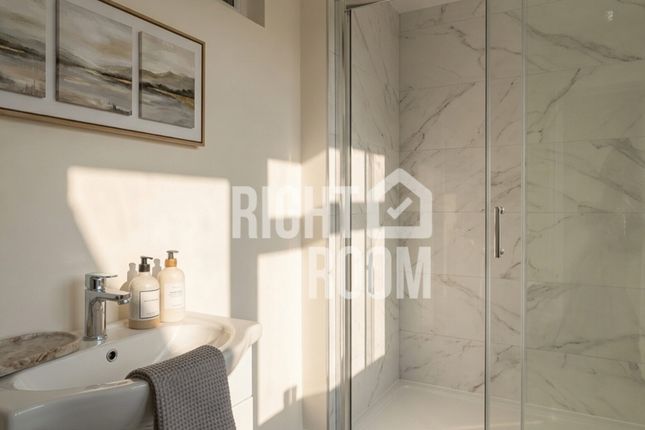 Room 4, 16 North End Avenue, Portsmouth photo 2