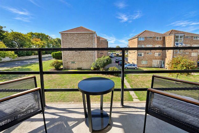 3 Marchwood Court, Broadsands Drive, Gosport photo 2
