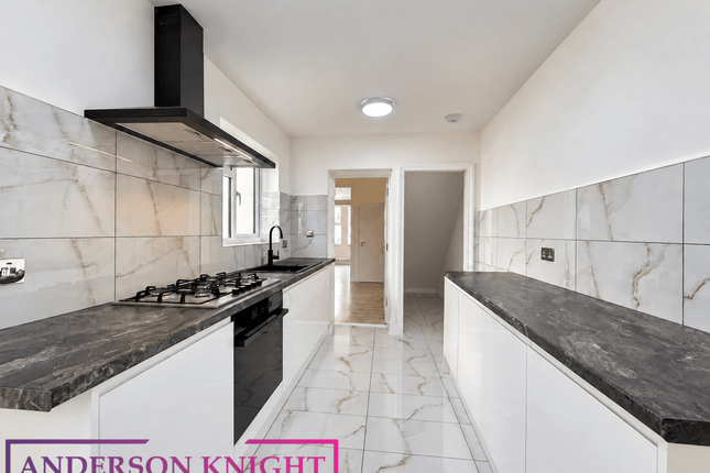 247 Cromwell Road, HOUNSLOW photo 4