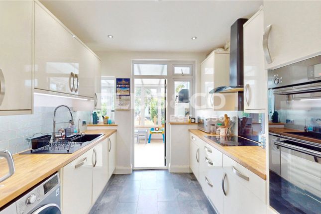 5, Prestwood Avenue, Harrow photo 4