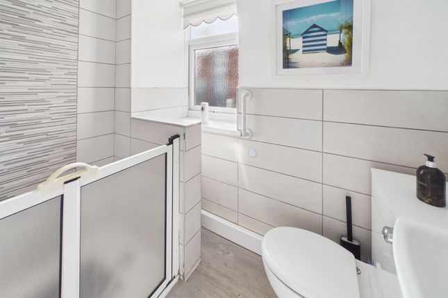 10 Islwyn Close, Ebbw Vale photo 3