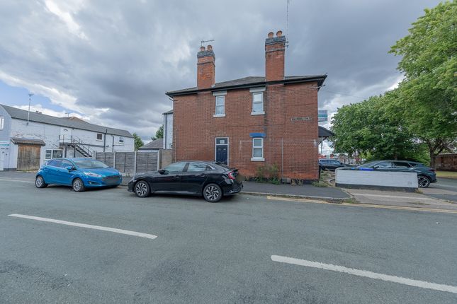 Studio flat on 36, Borough Road, Burton upon Trent, £8,000,000