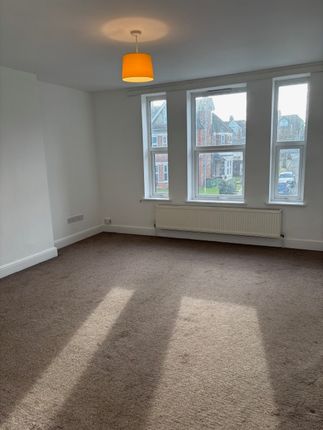 Flat B, 264 Cheriton Road, Folkestone photo 2
