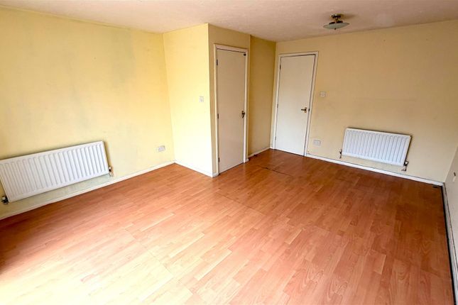 70, Downings, London photo 4