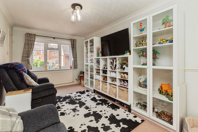 51, Westfield, Aylesbury photo 3