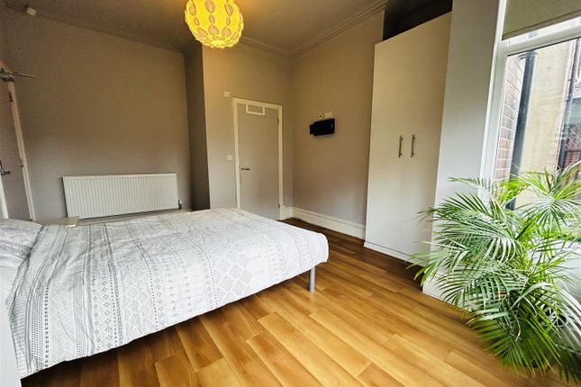 Room 1,, 9 Hesketh Avenue, Leeds photo 4