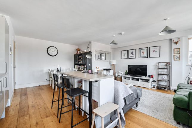 45B High Street, Hampton Wick photo 4