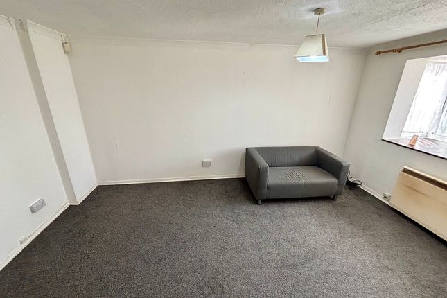 88 Braithwaite Avenue, Romford photo 5