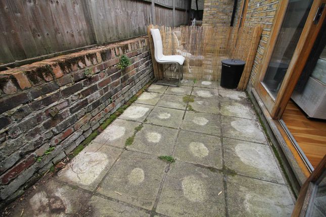 Flat Gnd Flr Rear Left, Leythe Road, London photo 5