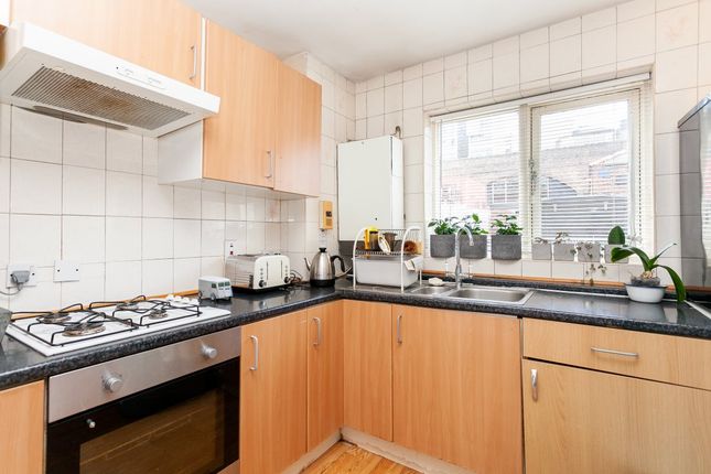 7, Phoenix Close, Hackney photo 4