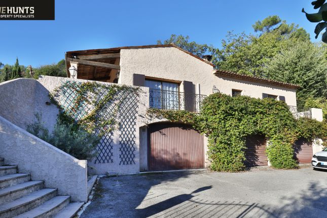 Villa for sale in Gattieres, Vence, St. Paul Area, French Riviera