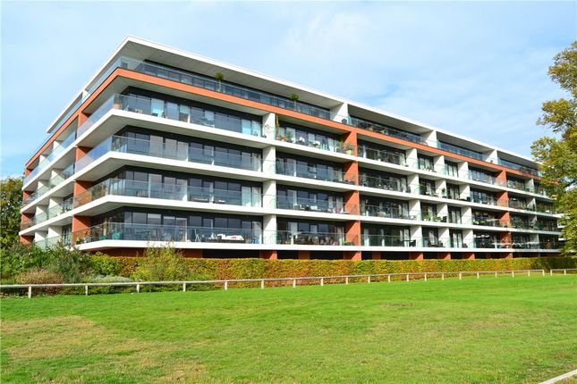 Thumbnail Flat to rent in Carruthers Court, Racecourse Road, Newbury, Berkshire