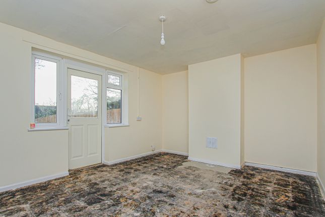 30, Grombold Avenue, Wellingborough photo 5