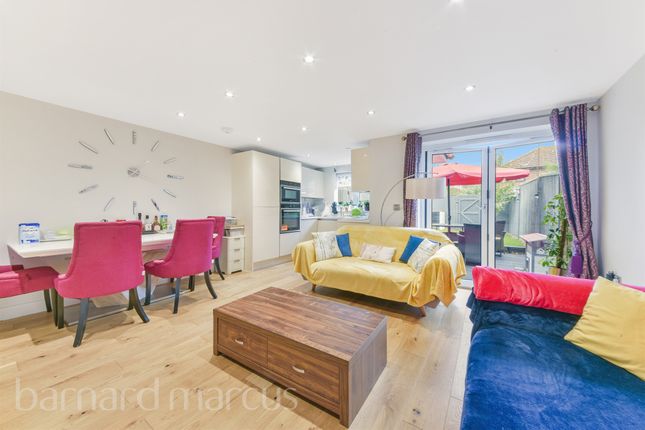 37b, Southwood Close, Worcester Park photo 3
