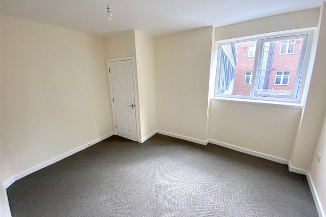 Flat to rent in Upper Rushall Street, Walsall Town Centre, Walsall