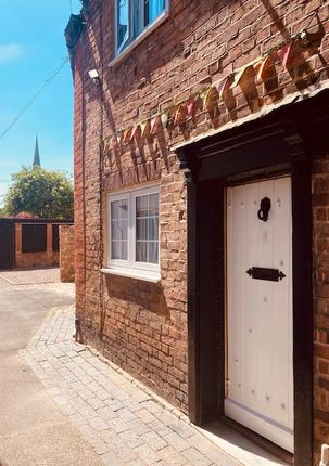Thumbnail Terraced house for sale in Oak Row, Upton Upon Severn, Worcestershire