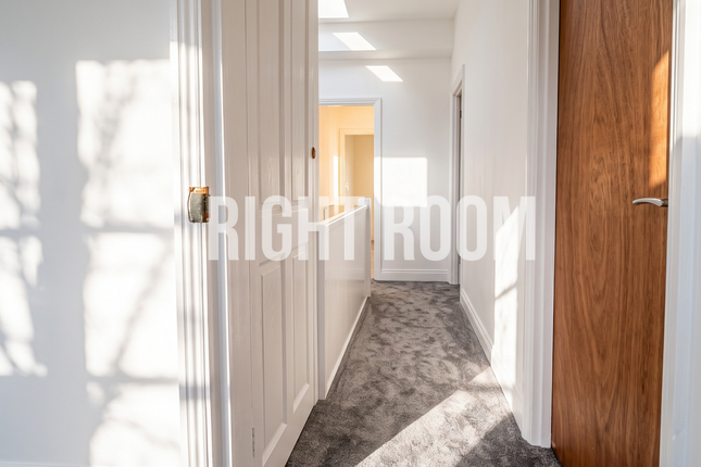 Room 2, 46 Chingford Road, London photo 4