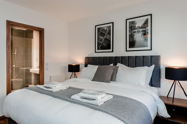 Flamsteed Close Master Bedroom Tailored Stays Camb