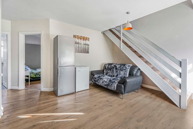 52, Batchwood Drive, St. Albans photo 4