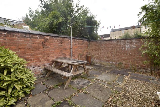 Room 2, 10, St. Mark Street, Gloucestershire photo 5