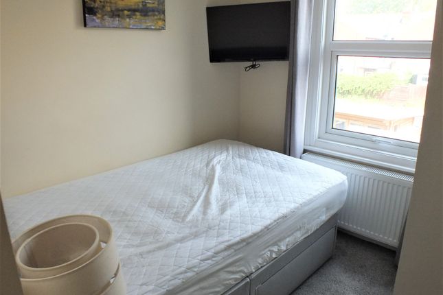 Thumbnail Room to rent in Newport Road, Reading