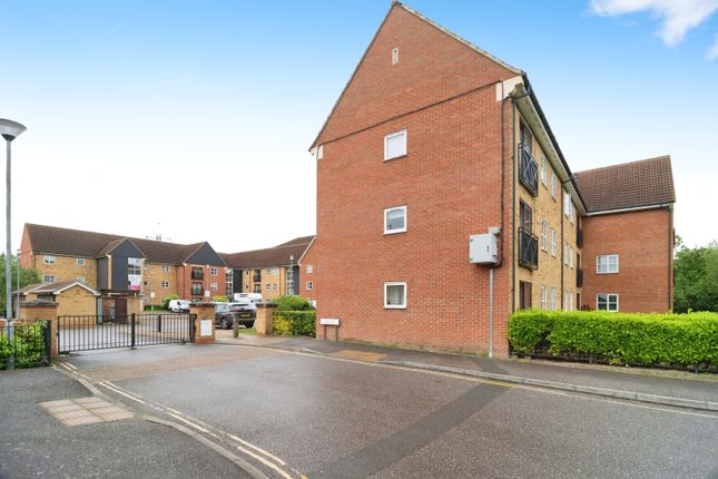 Flat for sale in Howard Road, Chafford Hundred, Grays, Essex