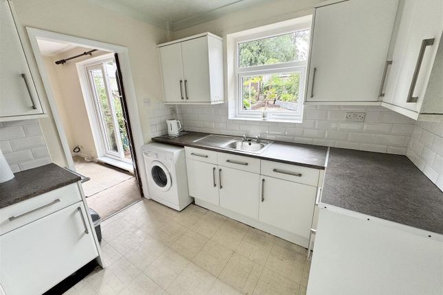 6, Ravensdale Road, Mansfield photo 2