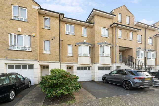 4-bed house on May Bate Avenue, Kingston Upon Thames, £3,950/mo