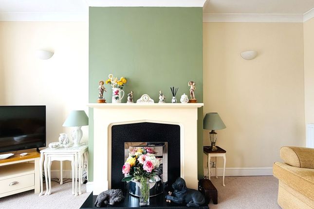 21, Kestrel Wood Way, York photo 3