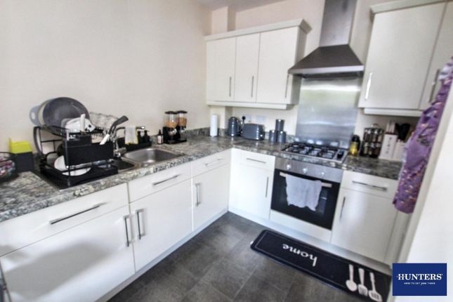 13, Langsett Court, Bradford photo 2