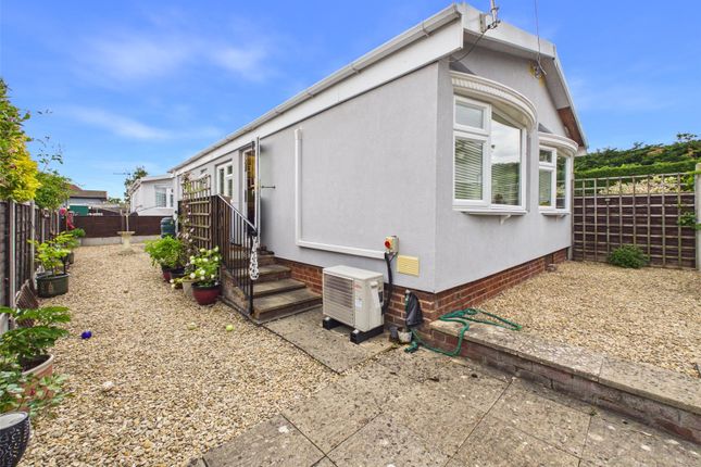 3, Harthurstfield Park, Cheltenham photo 4