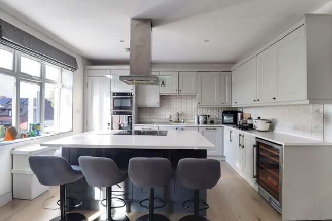 2a, Peaks Hill, Purley photo 2