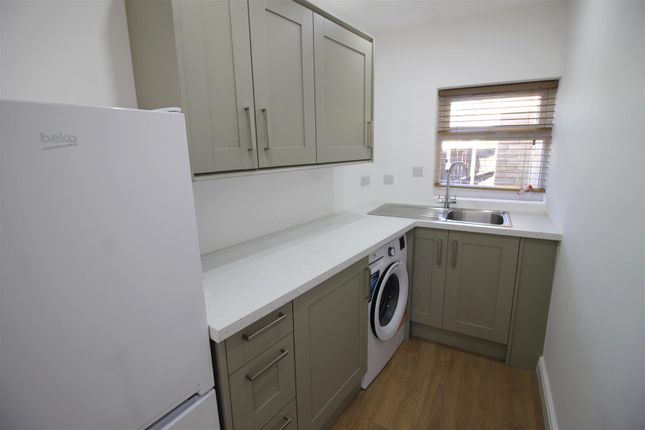 Annexe, 14, Gladstone Rise, High Wycombe photo 4
