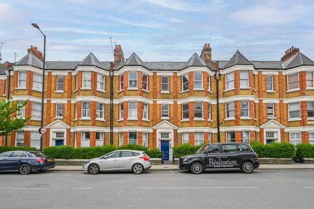 Flat to rent in Salisbury Mansions, Harringay, London