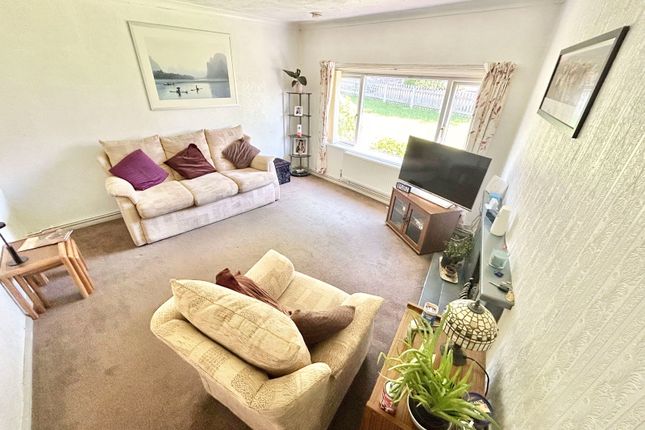 83, Gorlan, Conwy photo 3