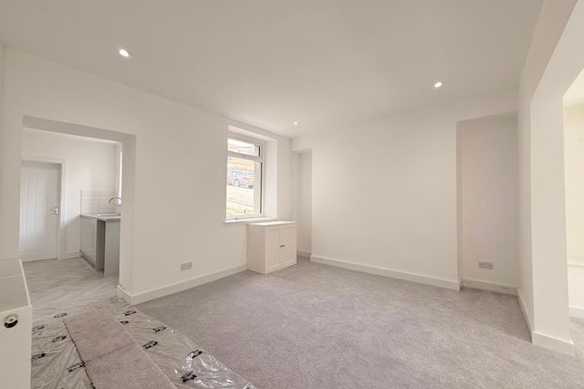 96 Park Road, Treorchy photo 3