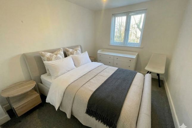 49, Foxglove Way, Luton photo 5