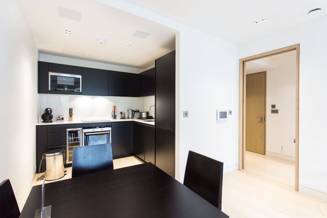Flat 15,, Roman House, Barbican photo 3